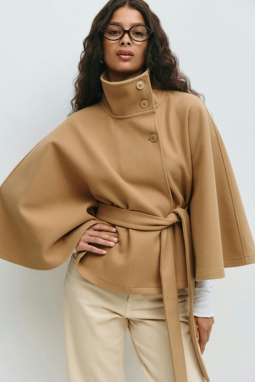 Damen Cape mit hohem Kragen und weiten Ärmeln