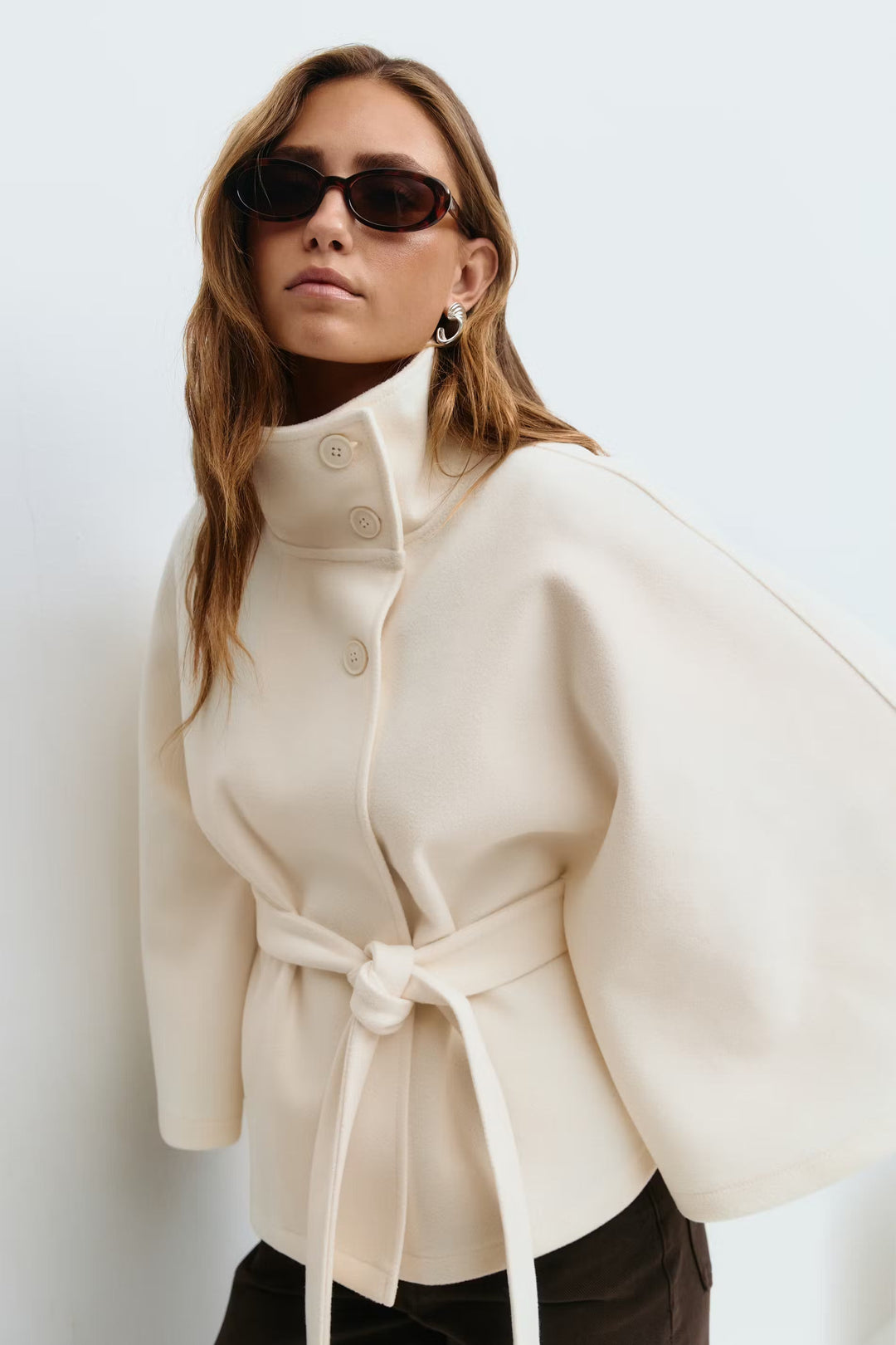 Damen Cape mit hohem Kragen und weiten Ärmeln