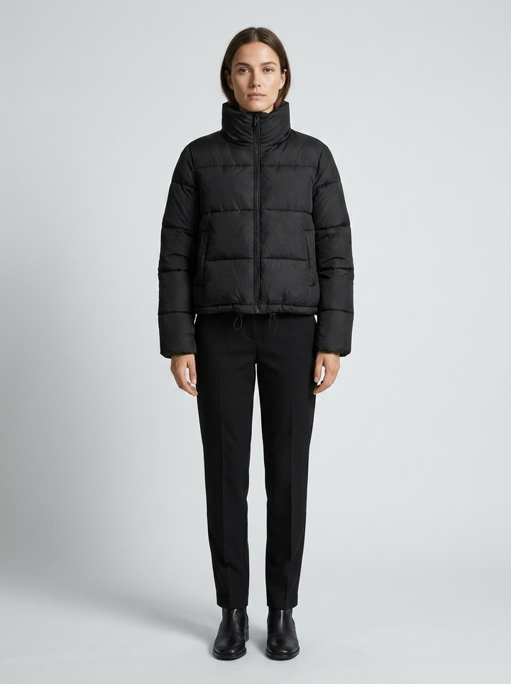 Damen Daunenjacke für den Alltag mit klarer Form - Schwarz