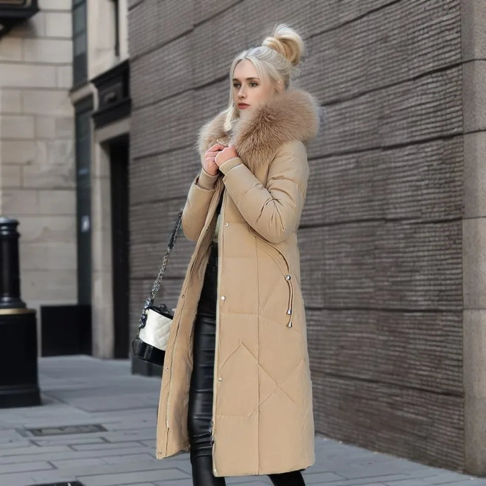 Damen lange Winterjacke mit flauschigem Kapuzenbesatz