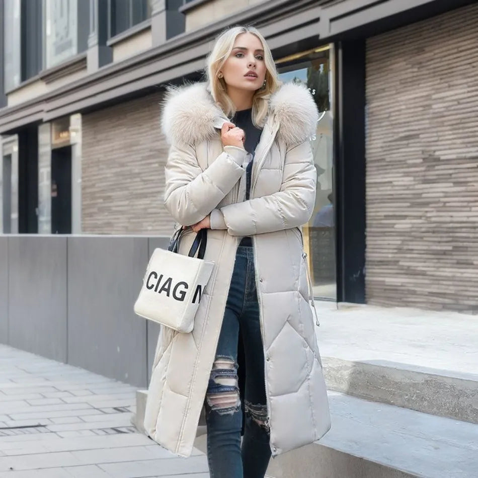 Damen lange Winterjacke mit flauschigem Kapuzenbesatz