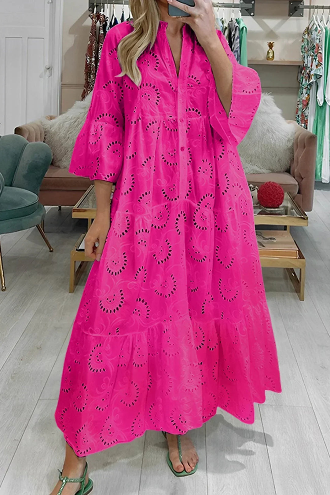 Robe longue en dentelle ajourée, manches 3/4, col en V, idéale pour l&