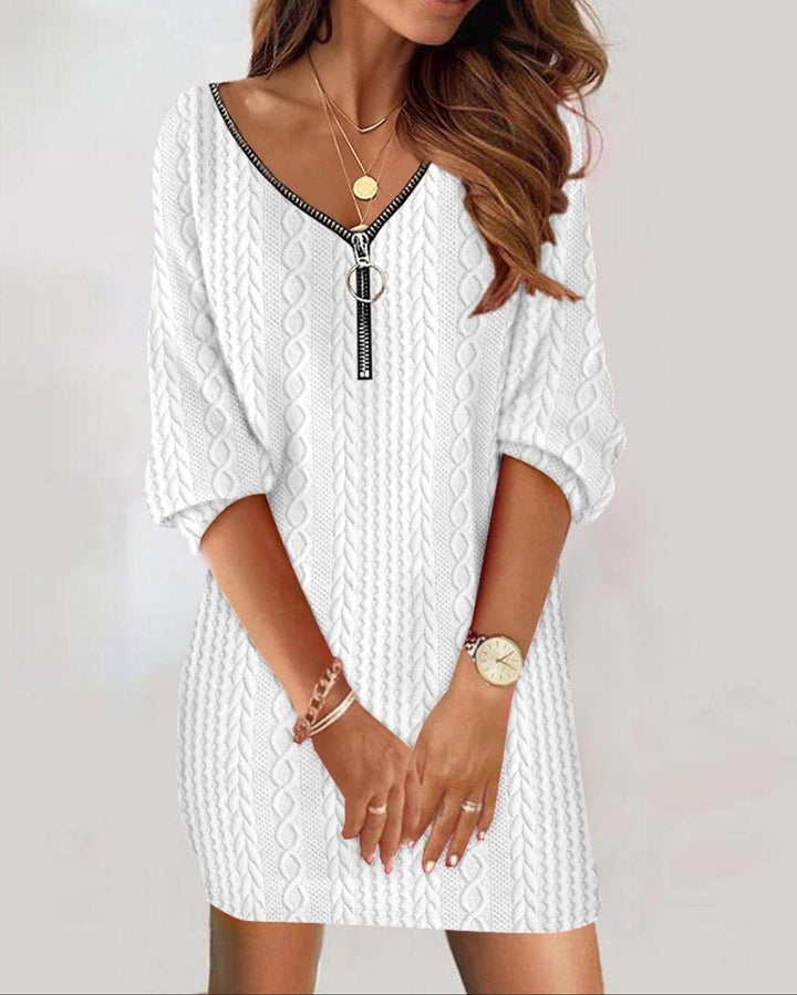 Damen Minikleid mit Kabelstrick und V-Ausschnitt und Reissverschluss - Creme
