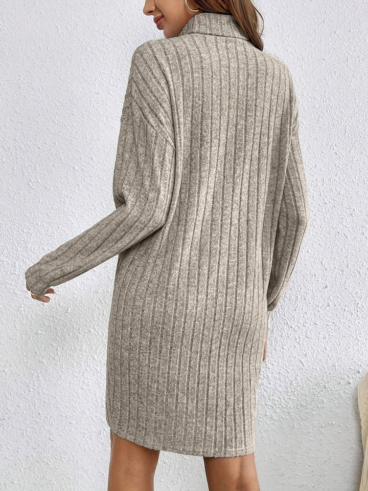 Damen Pulloverkleid mit Längsrippen und Stehkragen