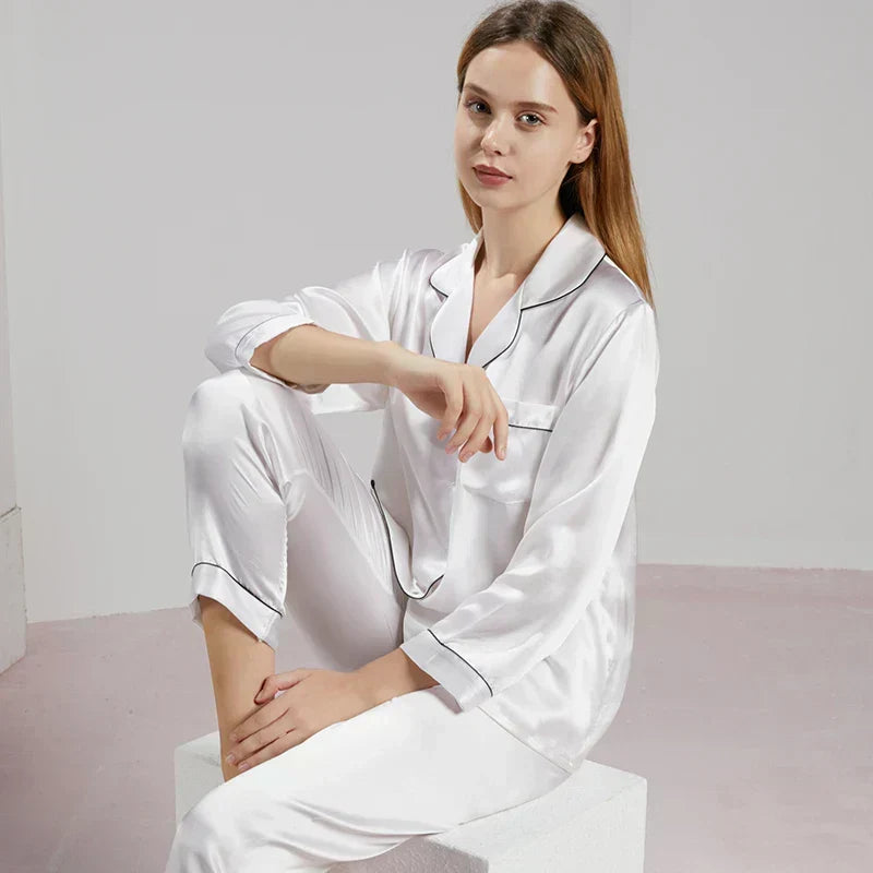 Damen Pyjama aus glänzendem Satin-Look