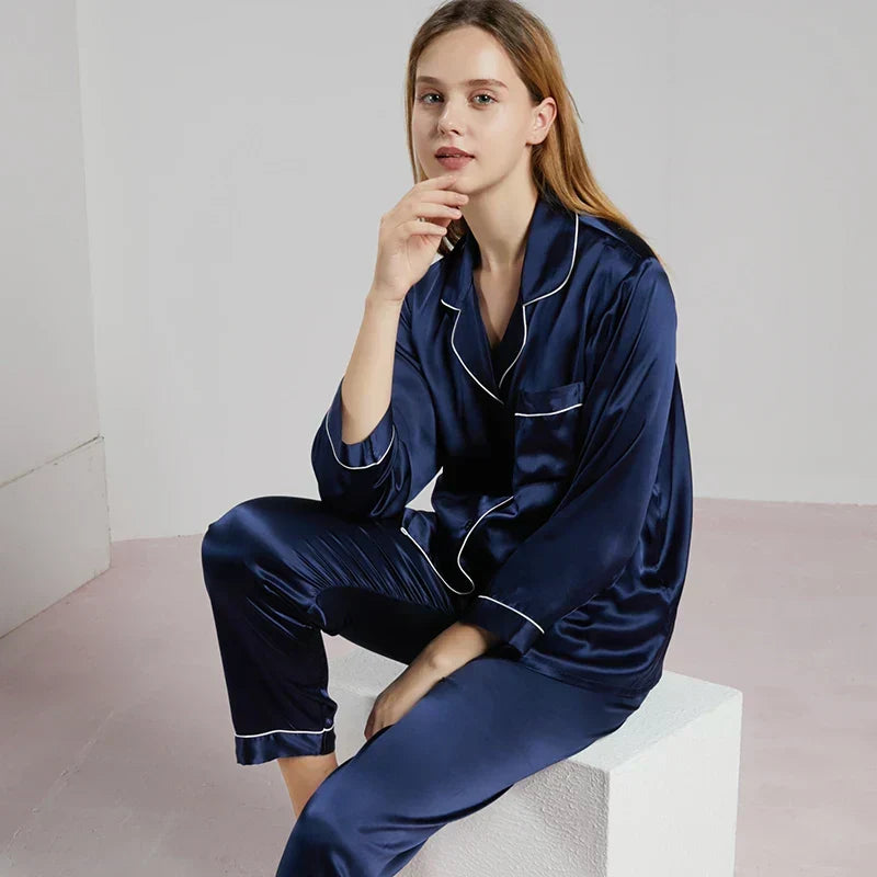 Damen Pyjama aus glänzendem Satin-Look