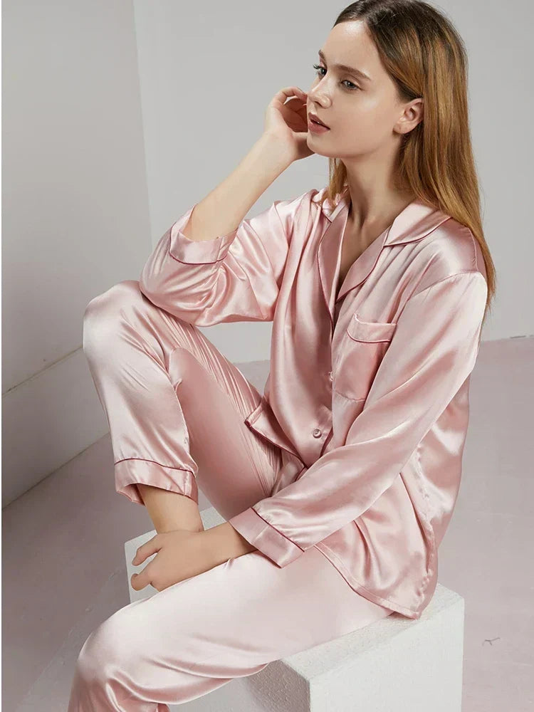 Damen Pyjama aus glänzendem Satin-Look