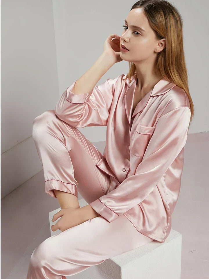 Damen Pyjama aus glänzendem Satin-Look