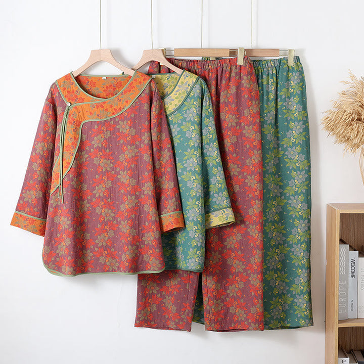 Damen Pyjama mit Blumenmuster und Schrägverschluss