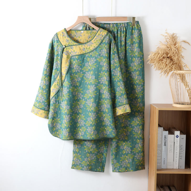 Damen Pyjama mit Blumenmuster und Schrägverschluss