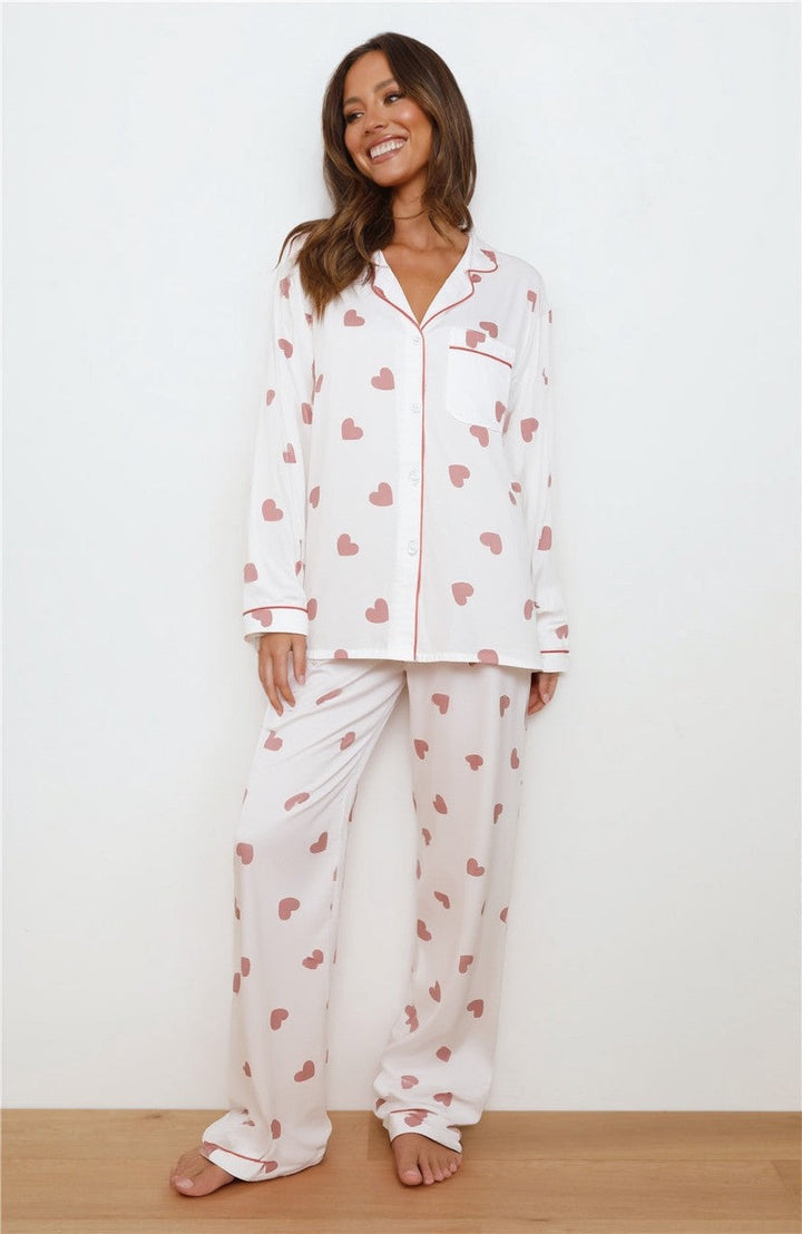 Damen Pyjama mit Herzprint und Kontrastpaspel