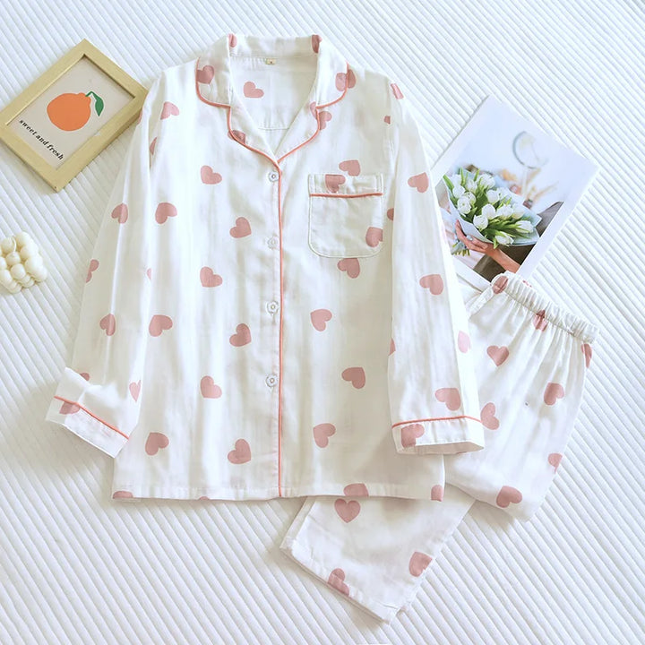 Damen Pyjama mit Herzprint und Kontrastpaspel