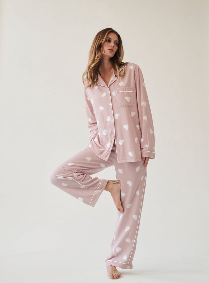 Damen Pyjama mit Herzprint und Kontrastpaspel