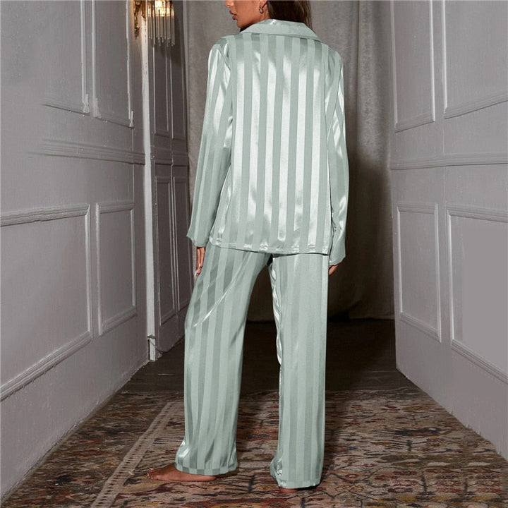 Damen Pyjama mit Streifen und langem Knopfhemd