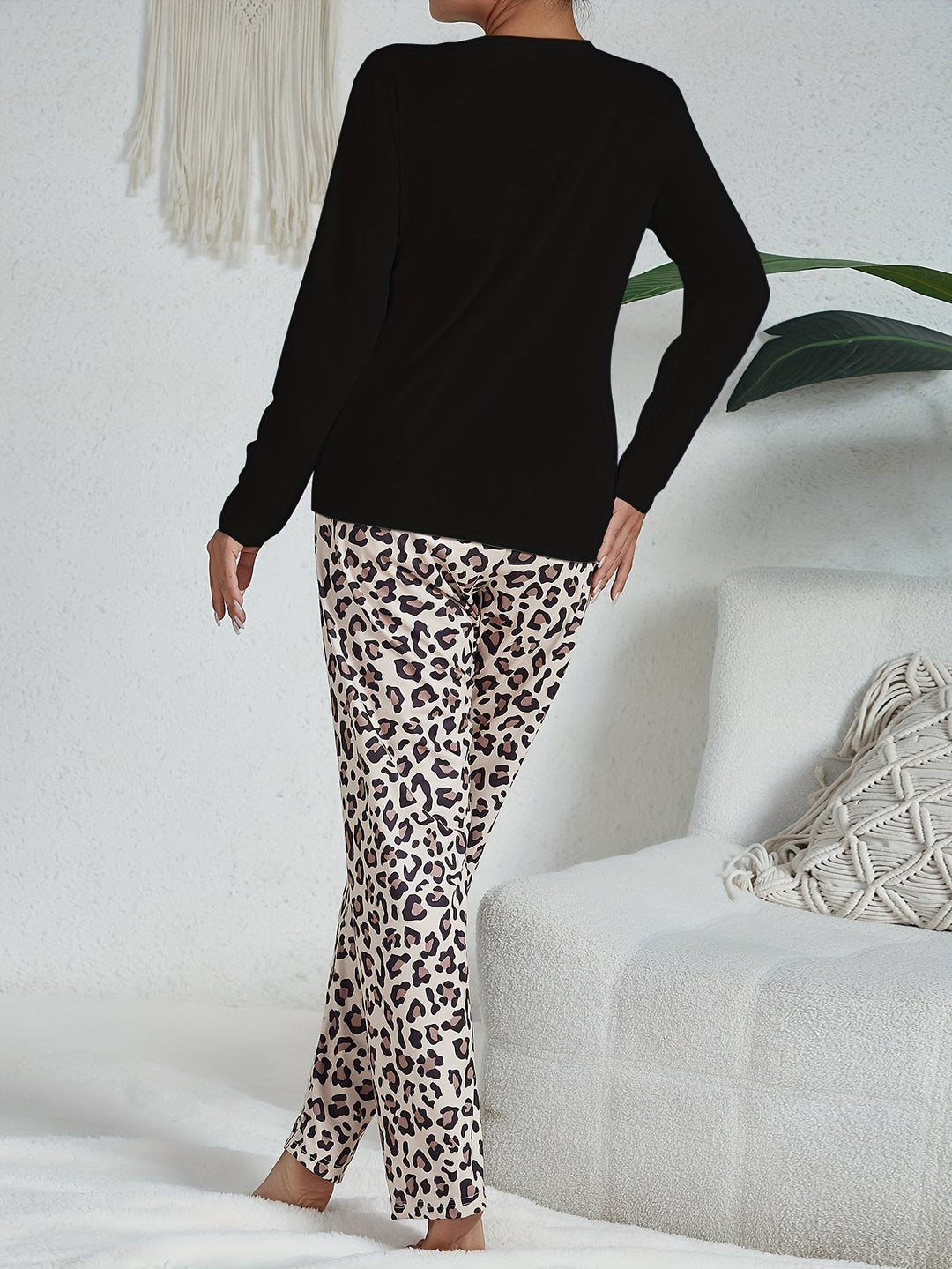 Damen Schlafanzug mit Leopardenhose und Herzmotiv
