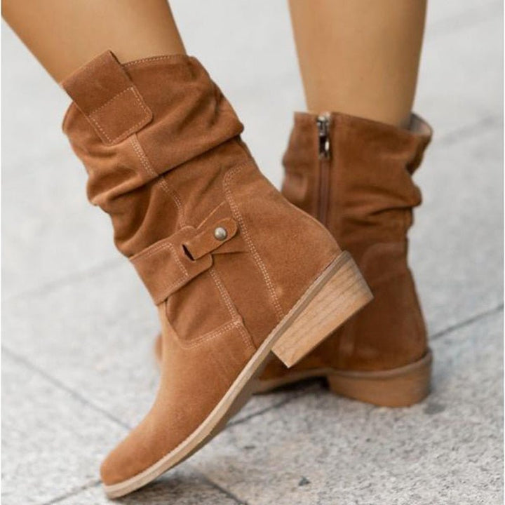 Damen Stiefel mit gerafftem Schaft und flachem Absatz