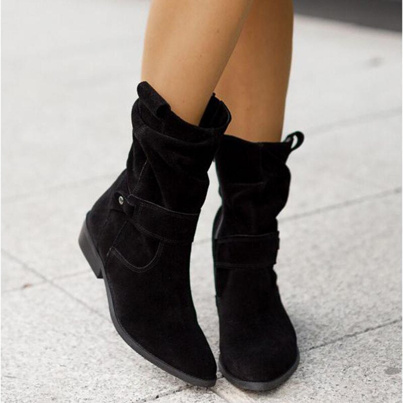 Damen Stiefel mit gerafftem Schaft und flachem Absatz