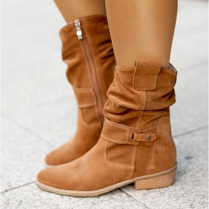 Damen Stiefel mit gerafftem Schaft und flachem Absatz