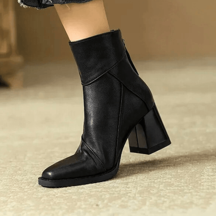 Damen Stiefeletten mit Absatz und diagonalen Nähten