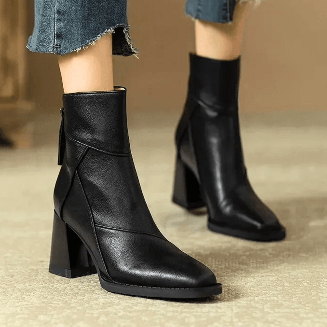 Damen Stiefeletten mit Absatz und diagonalen Nähten