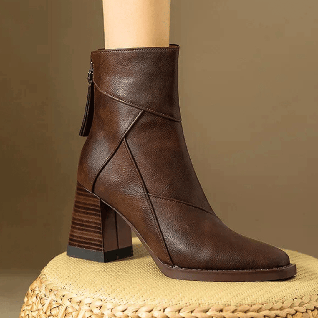 Damen Stiefeletten mit Absatz und diagonalen Nähten