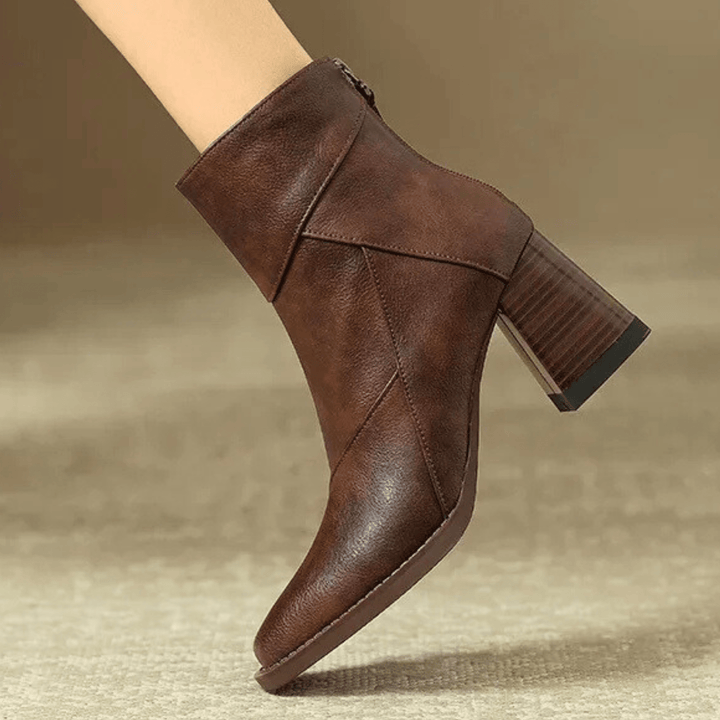 Damen Stiefeletten mit Absatz und diagonalen Nähten