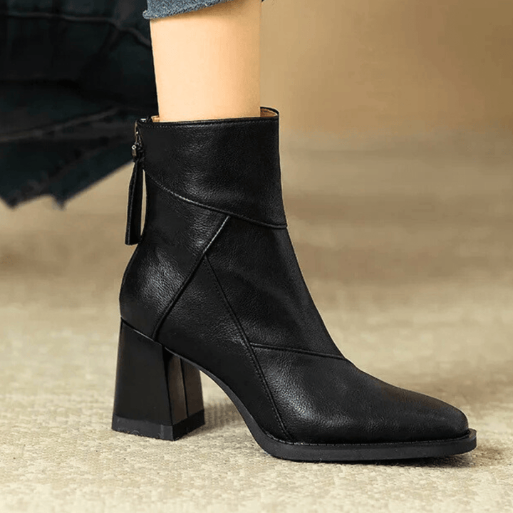 Damen Stiefeletten mit Absatz und diagonalen Nähten