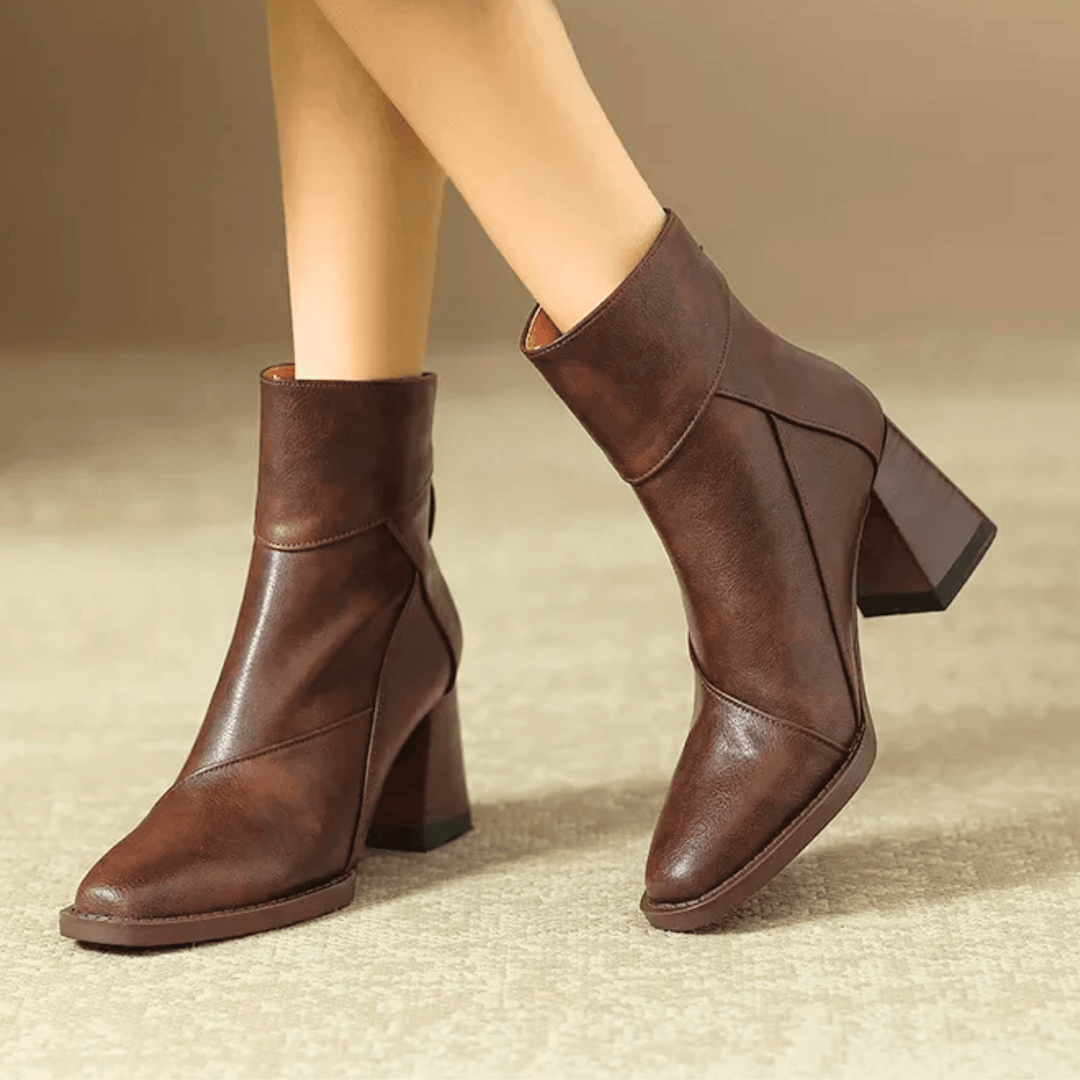 Damen Stiefeletten mit Absatz und diagonalen Nähten