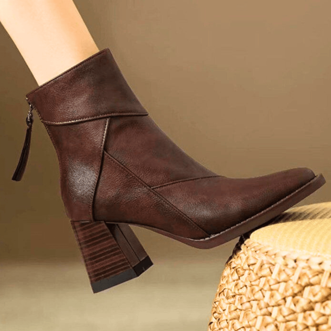 Damen Stiefeletten mit Absatz und diagonalen Nähten