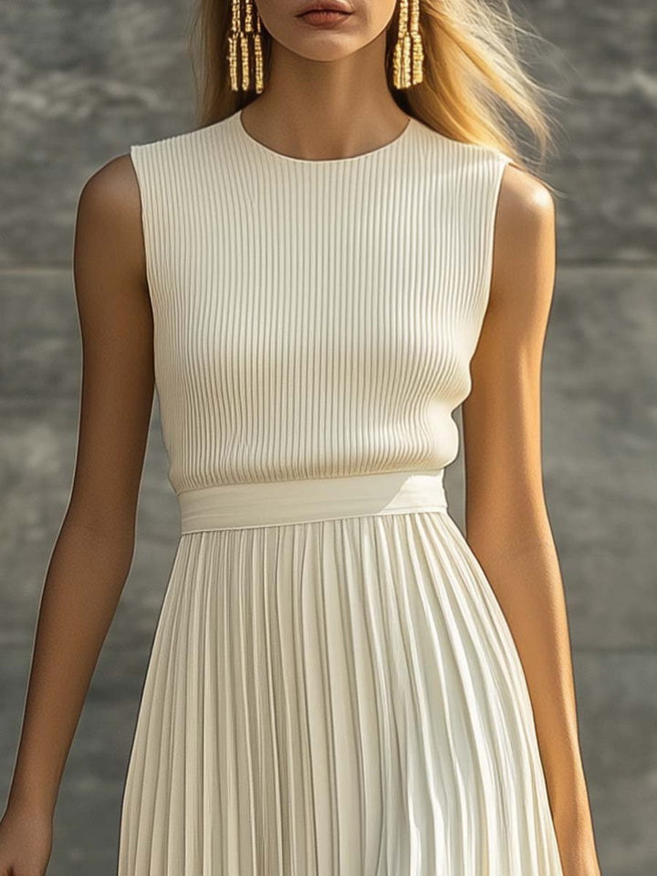 Damen Strickkleid in Creme mit Plisseerock