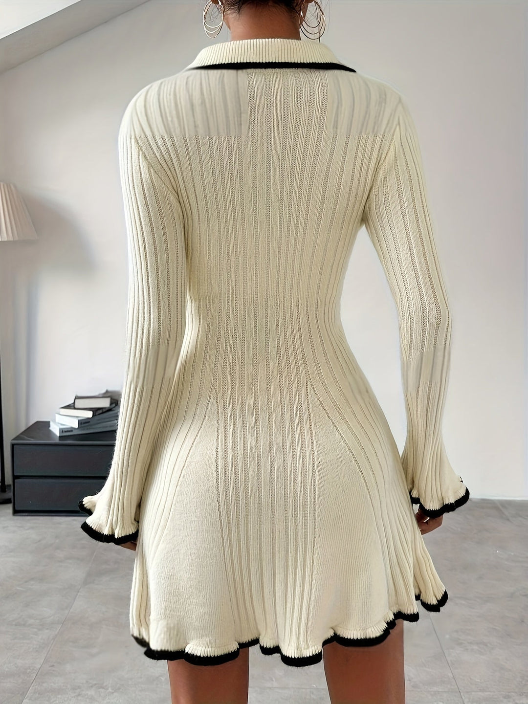Damen Strickkleid mit Kontraststreifen für Alltag und Anlässe - Weiss