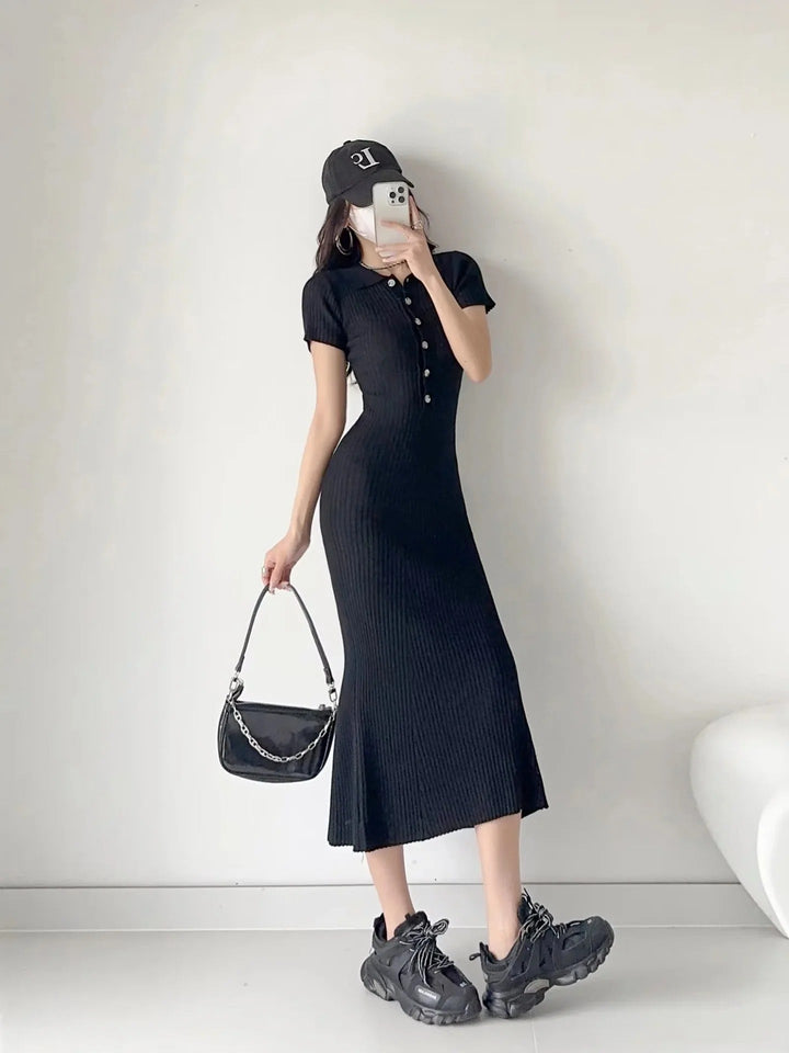 Damen Strickkleid mit Rippstrick und Polokragen und Knopfleiste - Schwarz