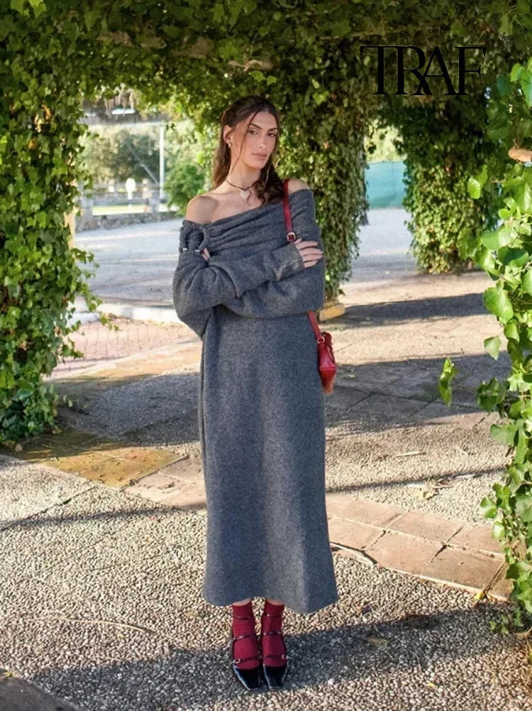 Damen Strickkleid mit schrägem Ausschnitt für kalte Tage - Grau