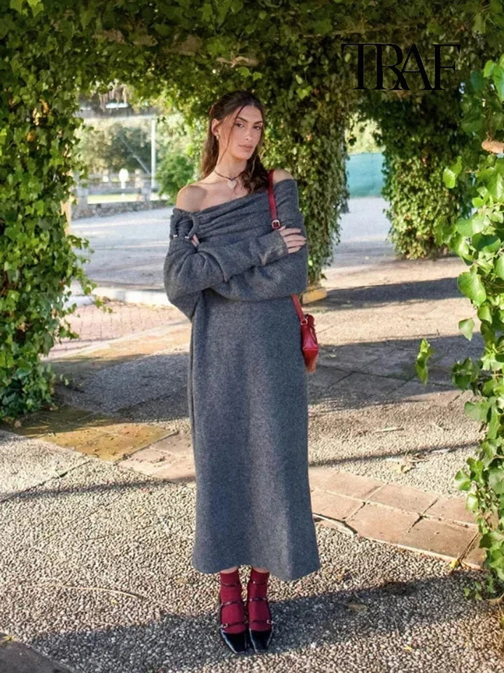 Damen Strickkleid mit schrägem Ausschnitt für kalte Tage - Grau