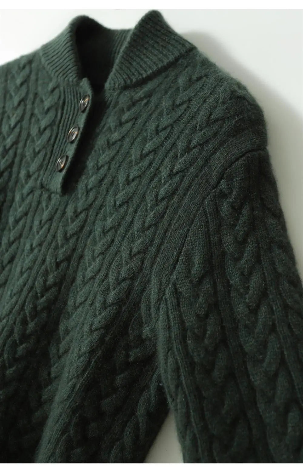 Damen Zopfstrickpullover mit Knopfleiste am Stehkragen