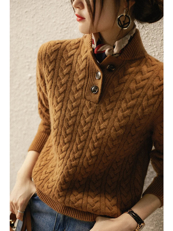 Damen Zopfstrickpullover mit Knopfleiste am Stehkragen